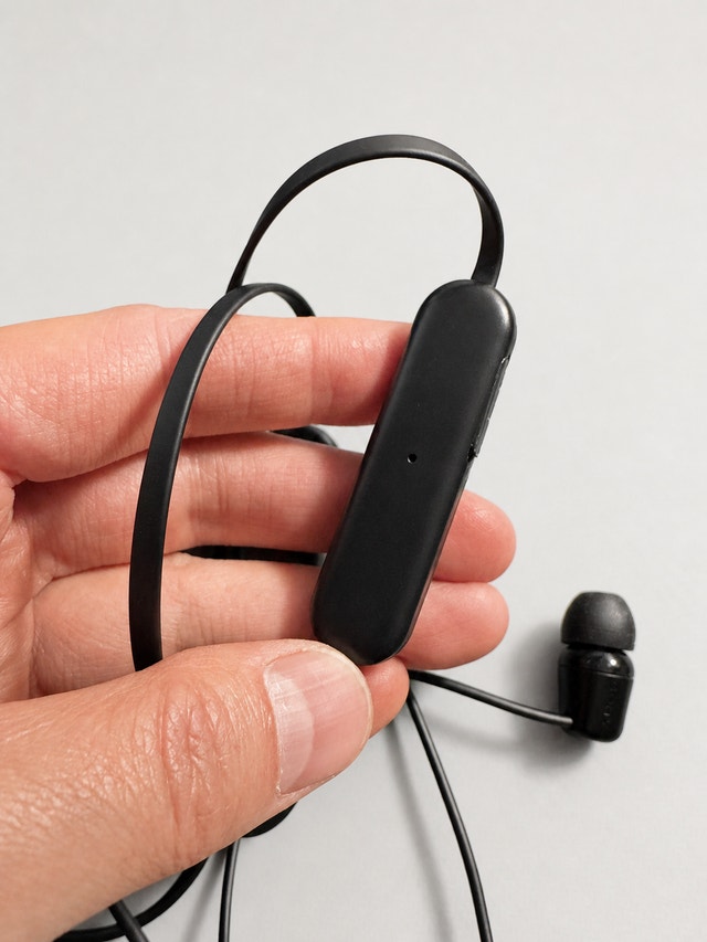 Sony WI-C100 Wireless Bluetooth Earphones + New Ear Tips - photo 4