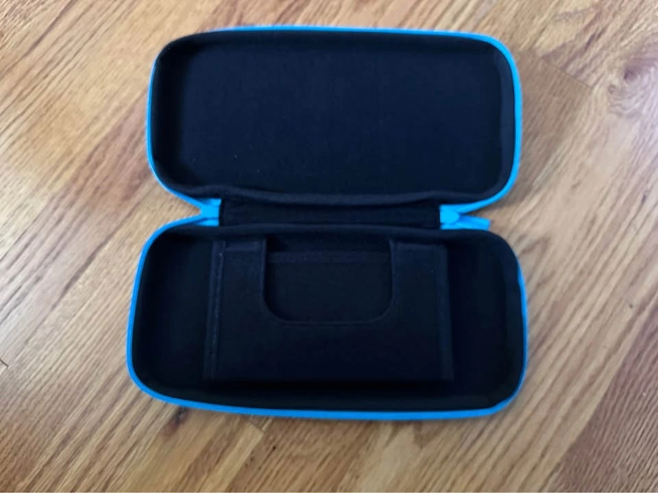 Nintendo Switch Case - Official - photo 3