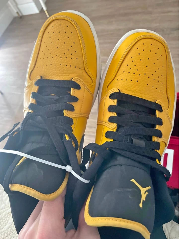 Jordan Air Jordan 1 Low Yellow/Black/White size 10.5