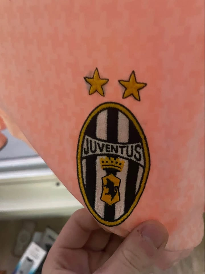 Selling my juventus men’s soccer jersey - photo 3