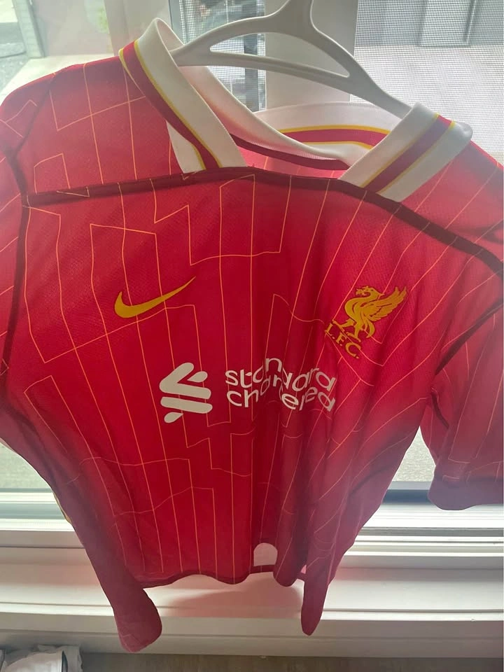 Nike Liverpool F.C. 2024/25 Home Jersey