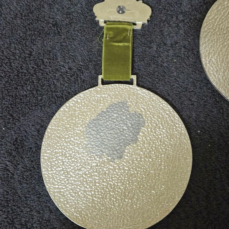 Vintage German IVV Volksmarch Medals – 1989, 1990 & 1991 - photo 4