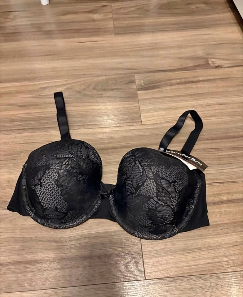 Wonderbra Underwire Bra Paris Nude and Black Lace