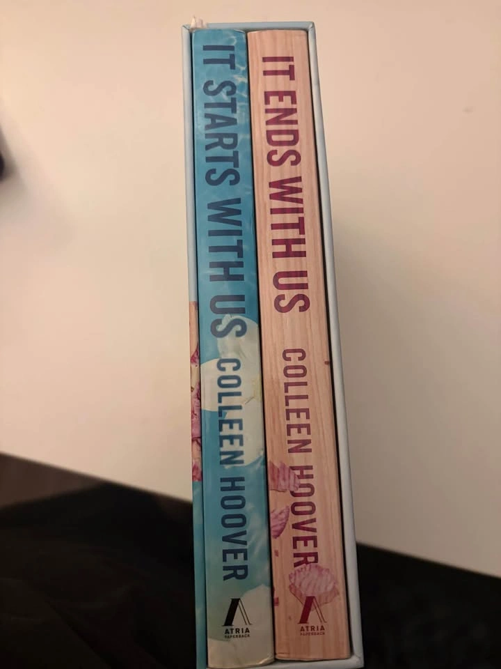Colleen Hoover It Ends With Us & It Starts With Us Box Set - photo 2