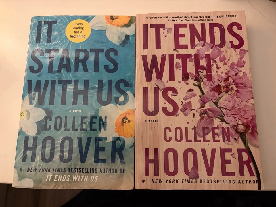 Colleen Hoover It Ends With Us & It Starts With Us Box Set - photo 3