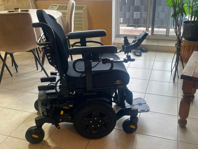 Quantum Q6 Edge Power Wheelchair - photo 2