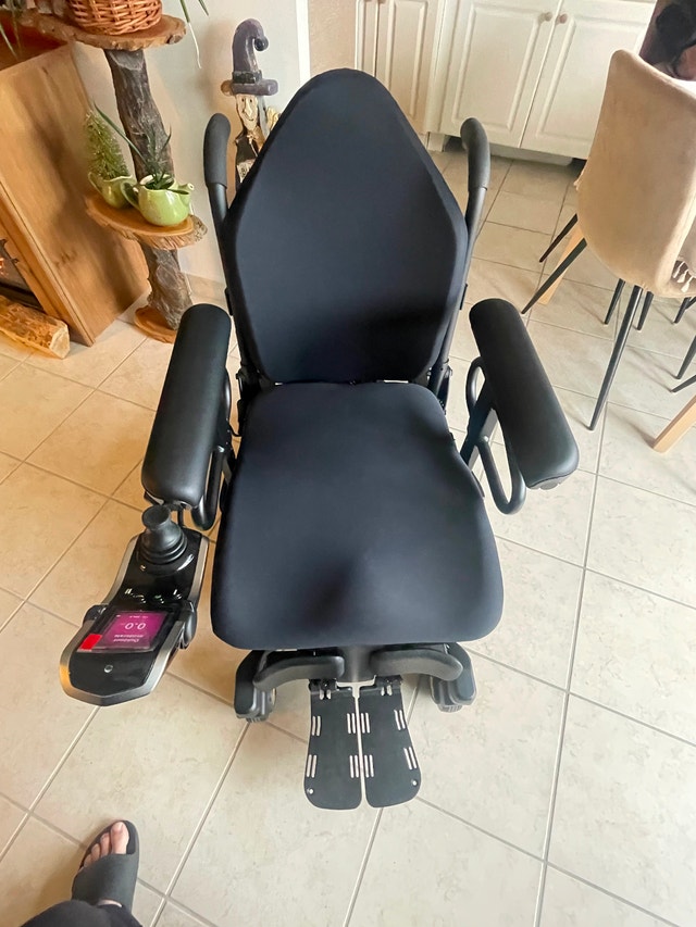 Quantum Q6 Edge Power Wheelchair - photo 5