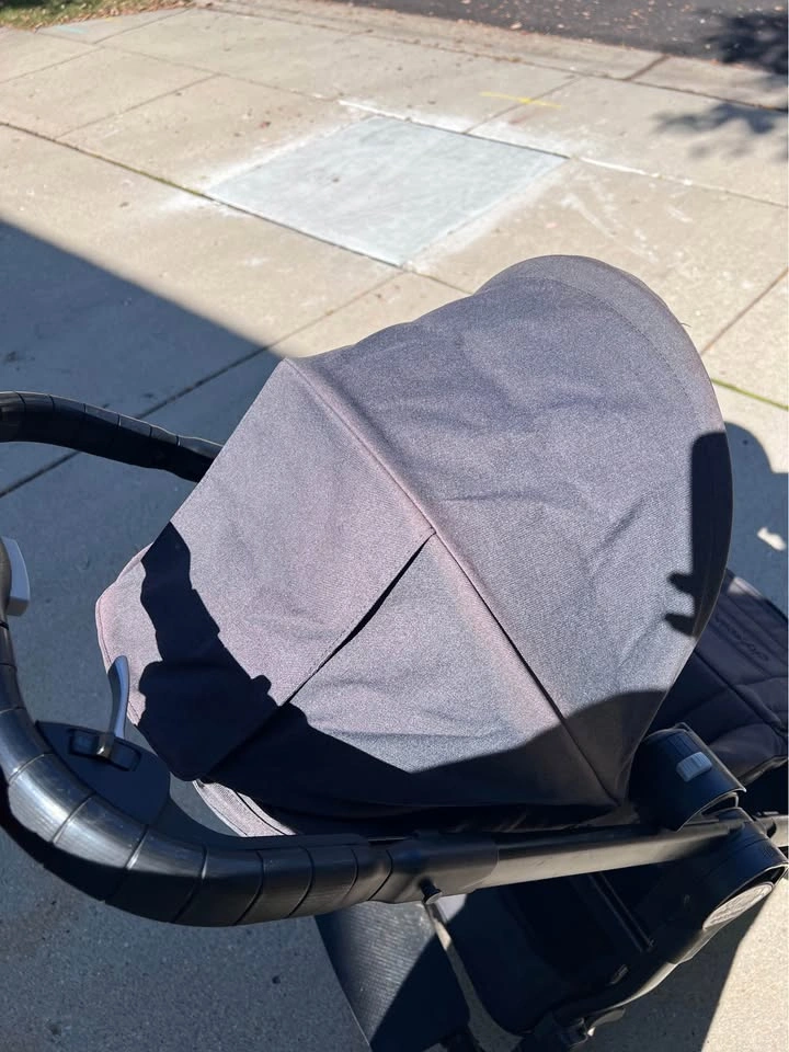 Baby Jogger City Select Lux Stroller – Great Condition! - photo 4