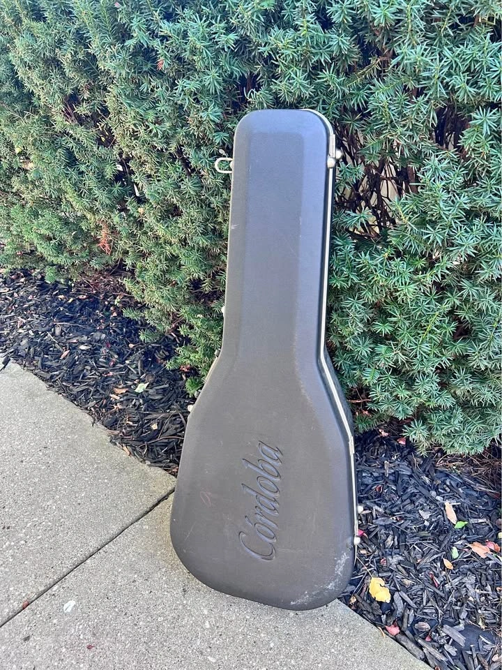 Córdoba Hardshell Acoustic / Classical Guitar Case