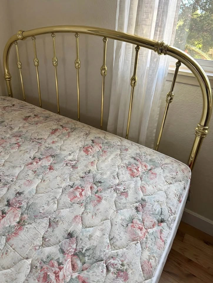 KING size Bed Set with Mattress & Box Spring - photo 2