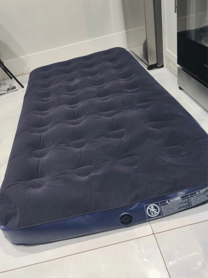 Ozark Trail Twin Airbed with Universal Air Pump - photo 4