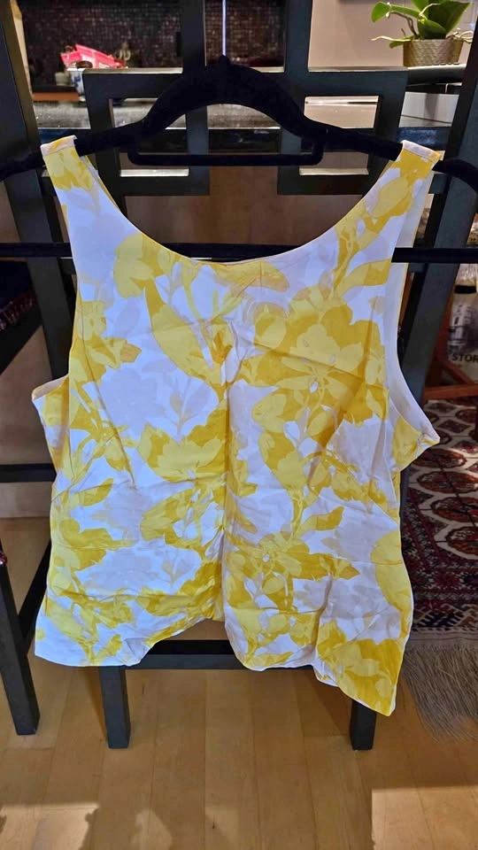 Vintage Banana Republic Peplum Sleevless Top