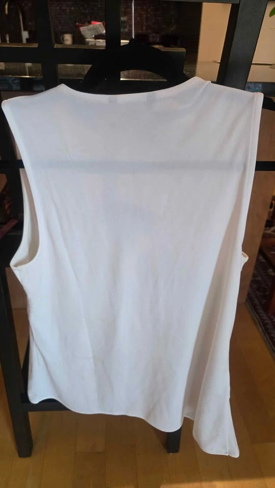 Banana Republic Vintage White Sleeveless Top - photo 2