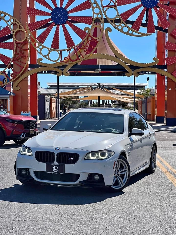 2015 BMW 5 Series · 550i xDrive Sedan 4D
