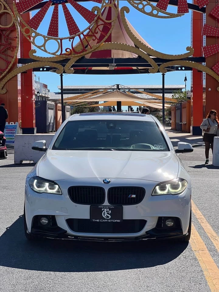 2015 BMW 5 Series · 550i xDrive Sedan 4D - photo 2