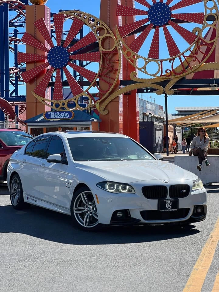 2015 BMW 5 Series · 550i xDrive Sedan 4D - photo 3