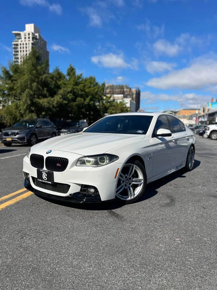 2015 BMW 5 Series · 550i xDrive Sedan 4D - photo 4