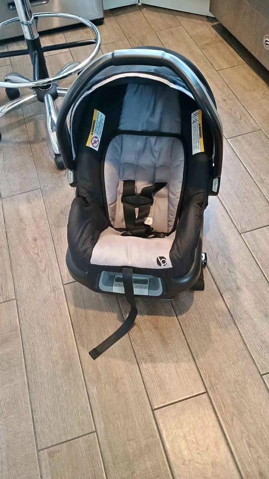 Baby Trend Newborn Car Seat