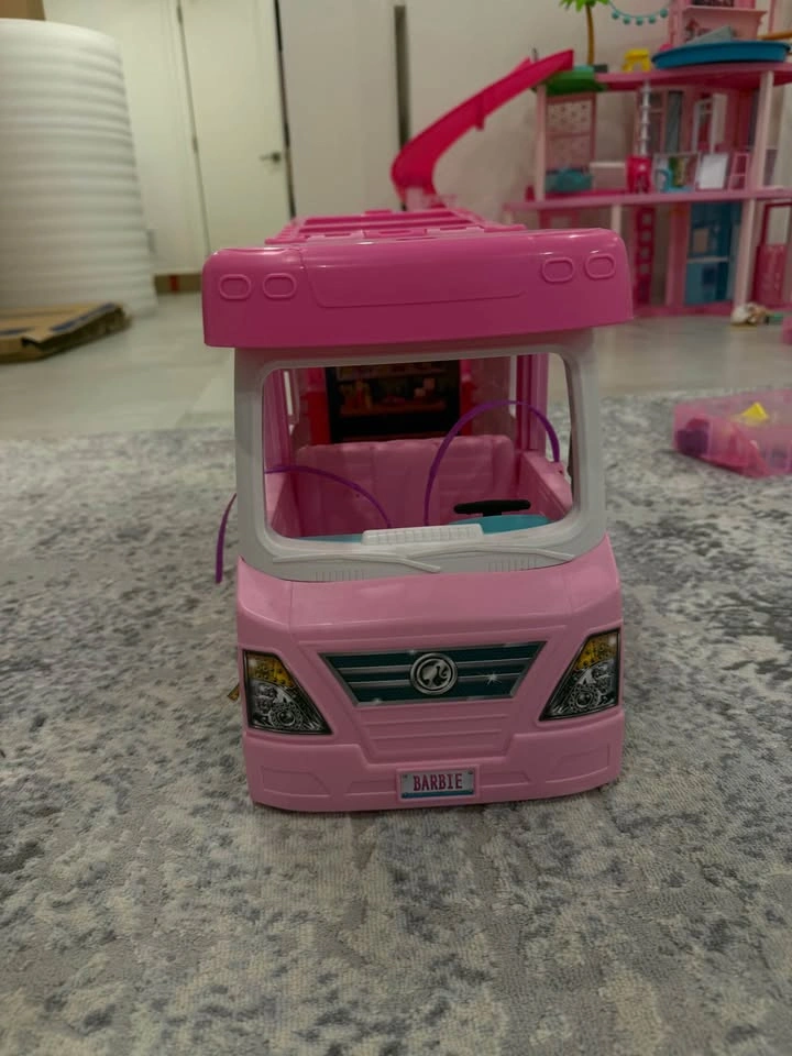 Barbie 3-in-1 DreamCamper RV & Detachable Truck - photo 3