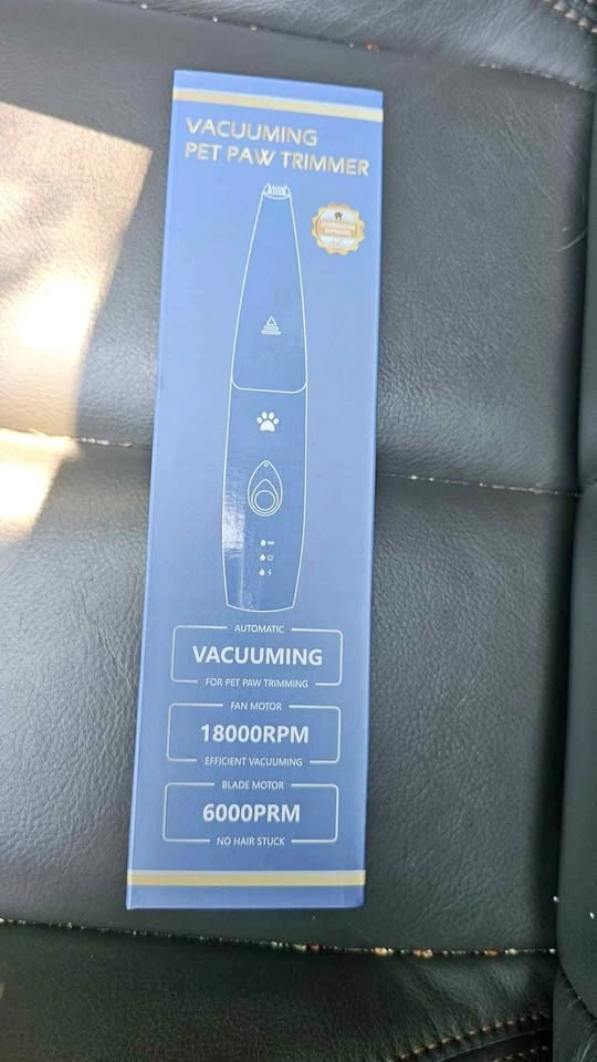 Vacuuming pet paw trimmer
