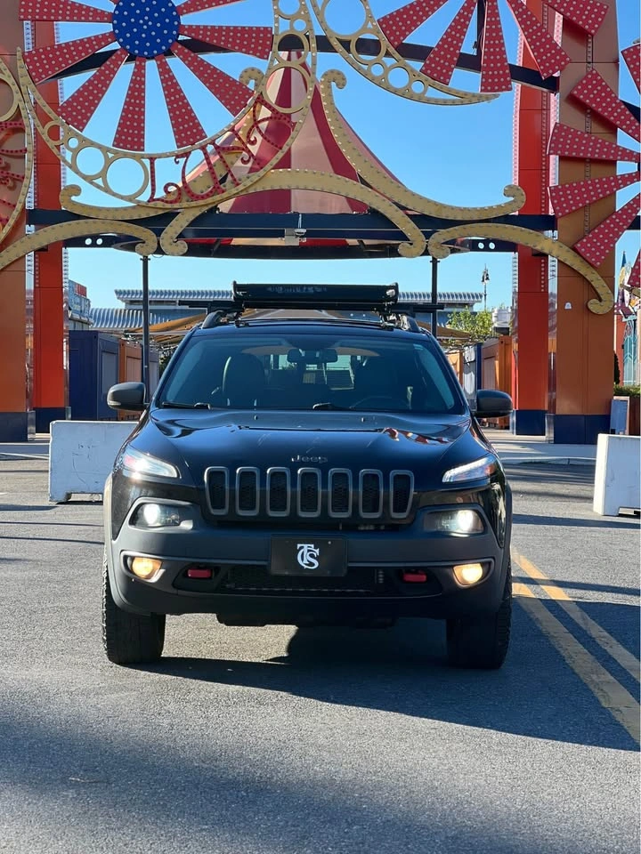 2018 Jeep Cherokee Trailhawk L Plus Sport Utility 4D - photo 2