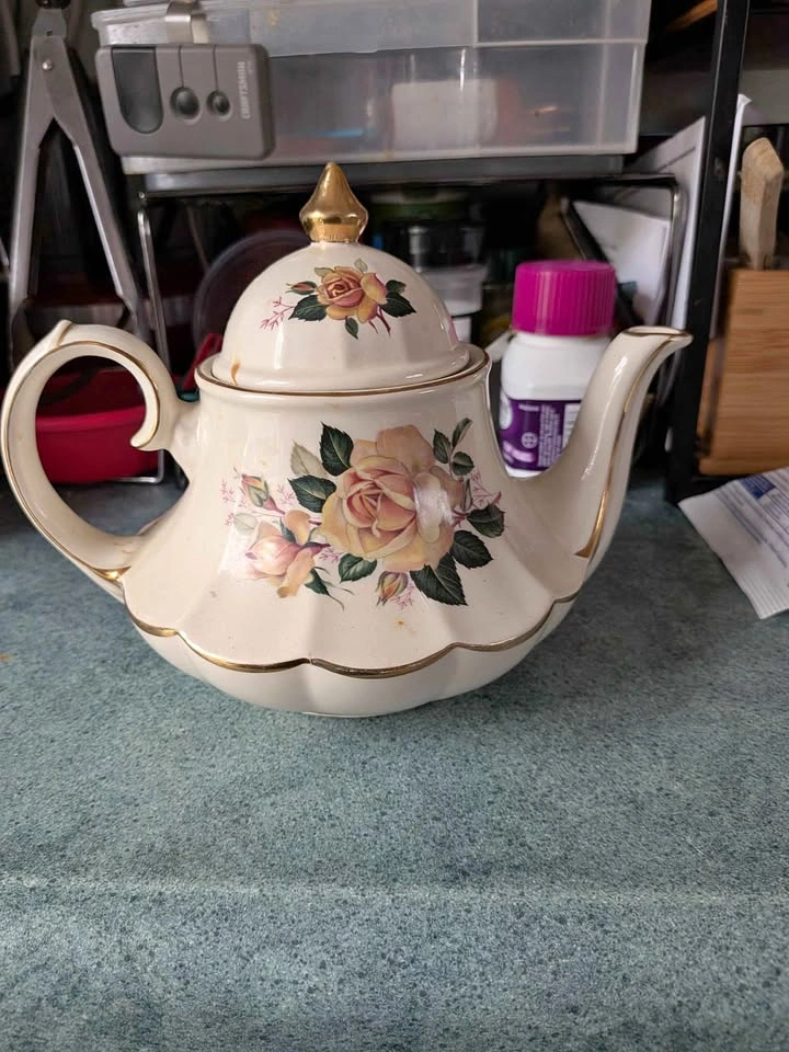 Sadler England Yellow Rose Floral Teapot