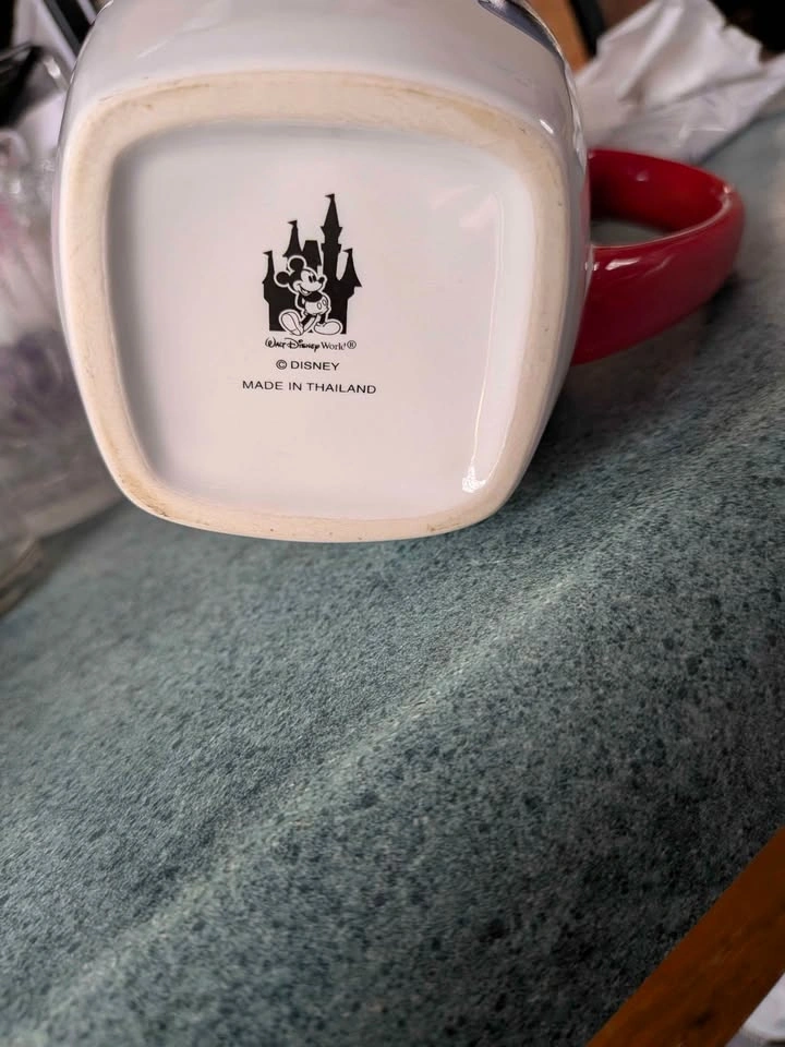 Disney Walt Disney World Mickey Mouse Office Maintenance 101 Cof - photo 3