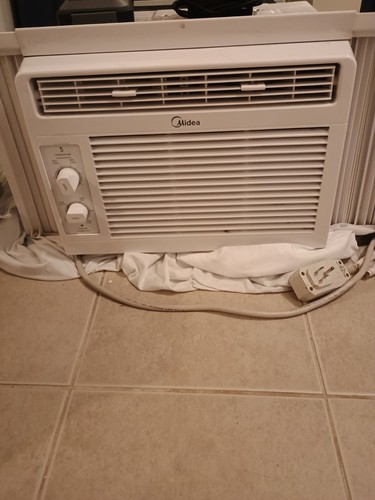 Midea 5,000 BTU Window Air Conditioner for 150 SQ. Ft. White - photo 2