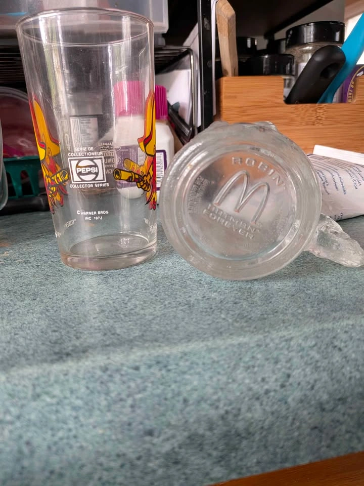 Vintage Pepsi Yosemite Sam Glass and McDonald's Batman Forever R - photo 2