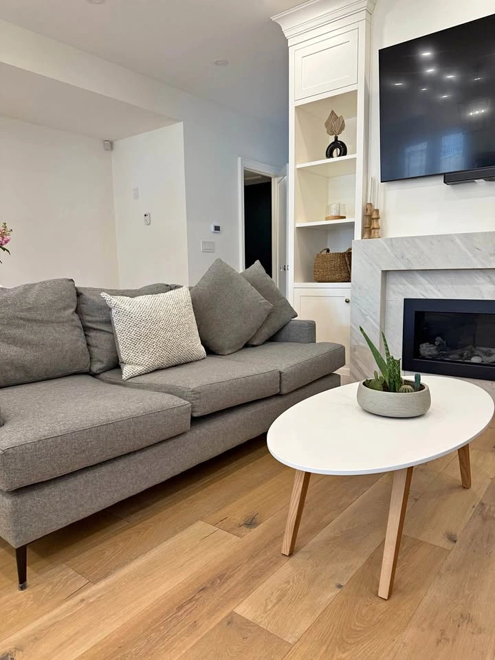 Sofas/Couches