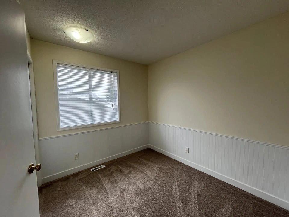 3 Beds 1.5 Baths - House - photo 3