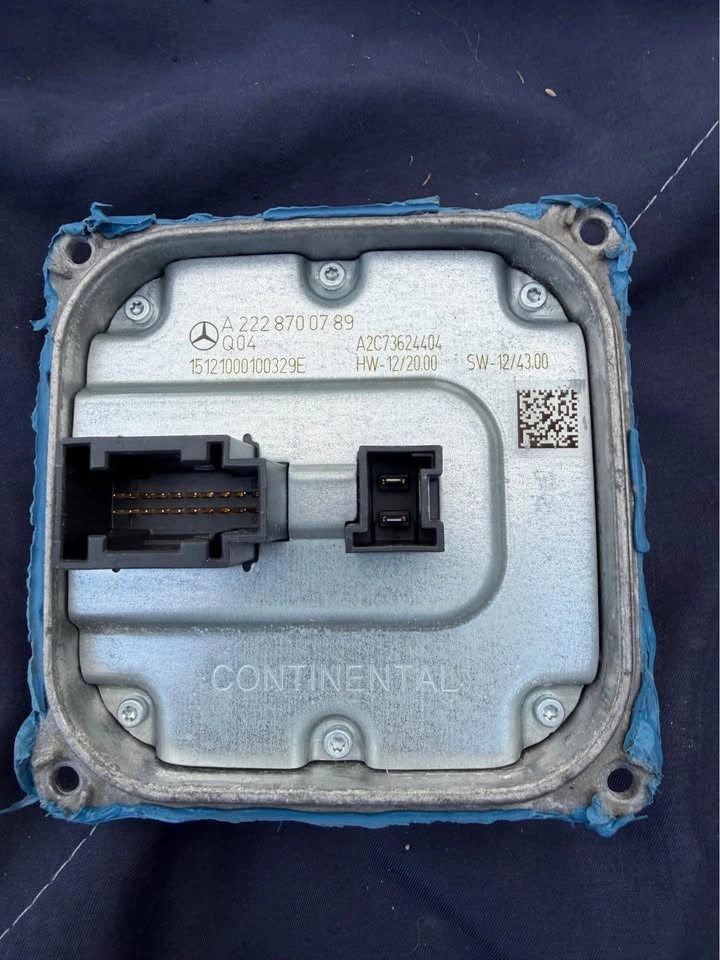 Mercedes W205 C-Class OEM LED Headlight Ballast Control Unit - photo 2