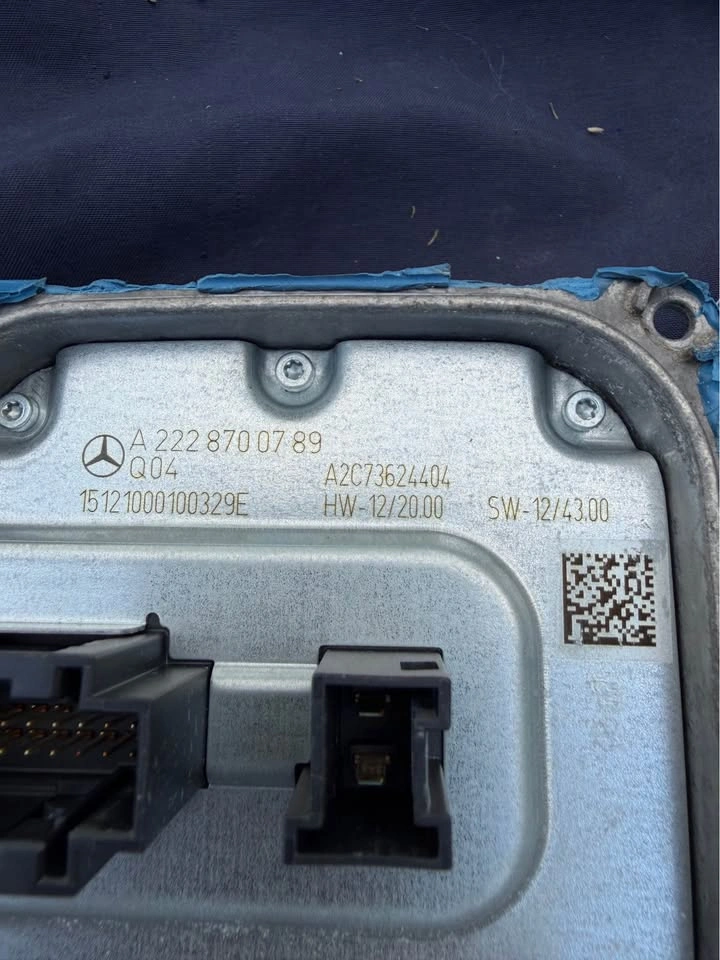 Mercedes W205 C-Class OEM LED Headlight Ballast Control Unit - photo 3