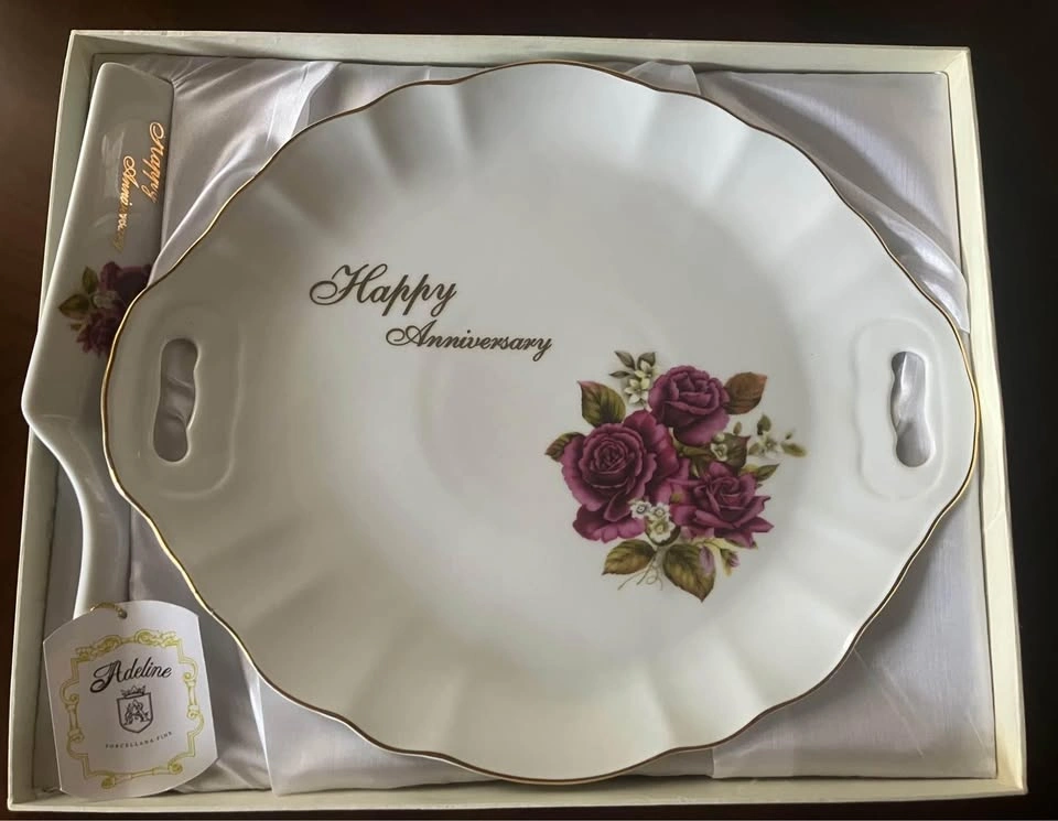 Adeline Handmade Fine Porcelain Anniversary Cake Plate & Lifter - photo 2