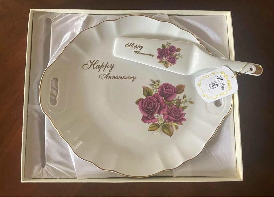 Adeline Handmade Fine Porcelain Anniversary Cake Plate & Lifter - photo 5