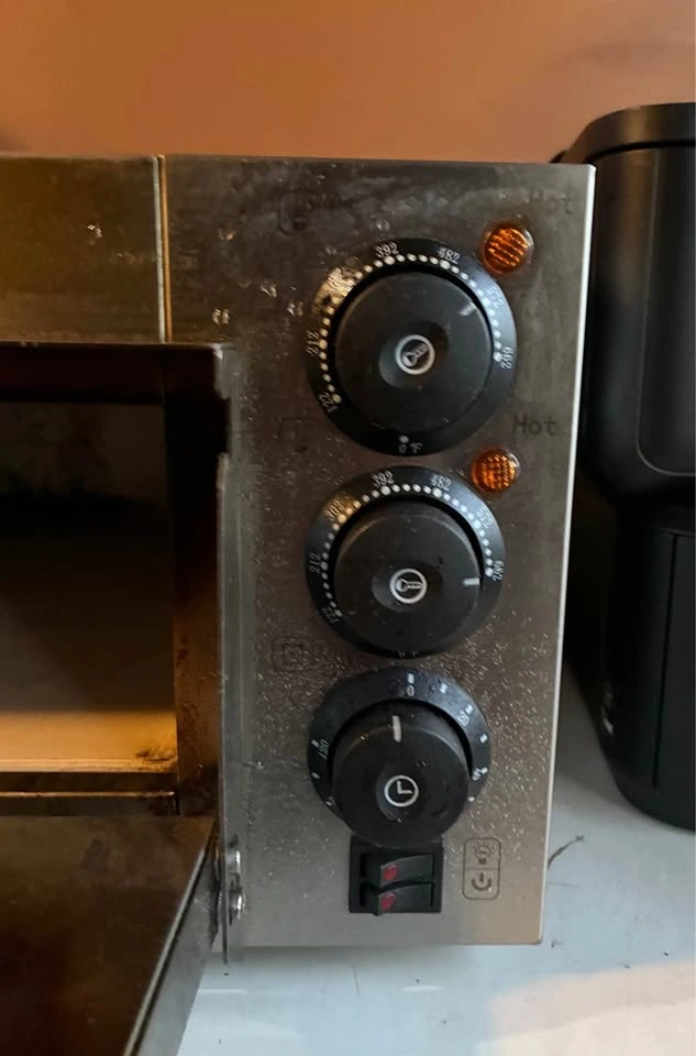 Commercial VEVOR Countertop Pizza Oven - photo 3