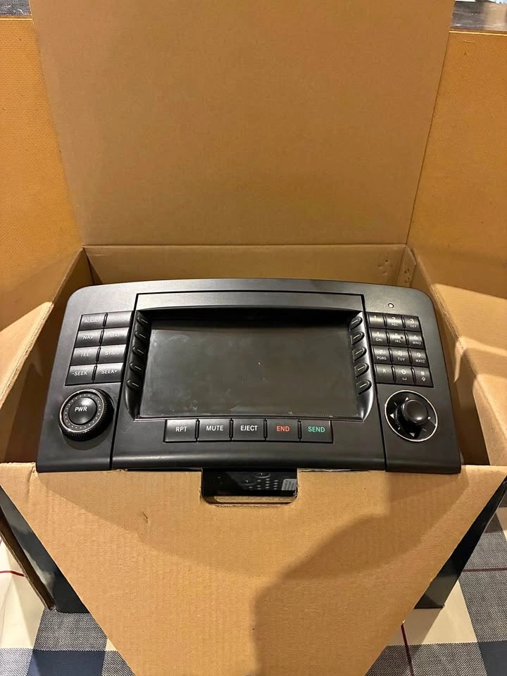 Mercedes-Benz OEM COMAND Head Unit – 2008 GL320