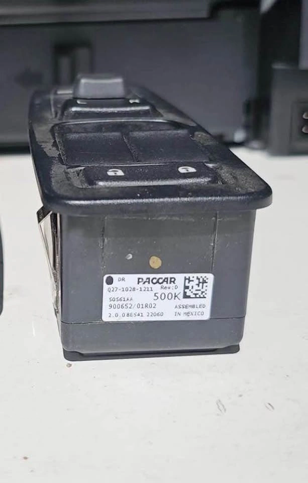 Kenworth T680 Window & Mirror Control Switch (OEM PACCAR) - photo 2