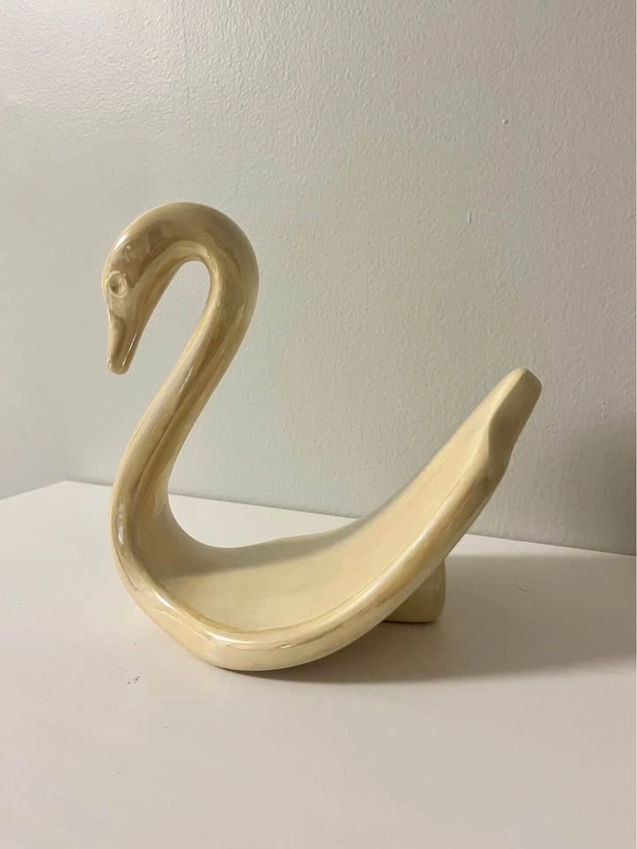 Vintage 1980s Iridescent Ceramic Swan Towel Holder / Vanity Dish - photo 3