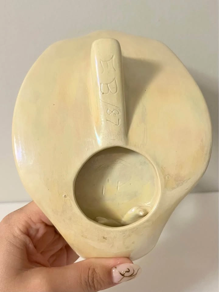 Vintage 1980s Iridescent Ceramic Swan Towel Holder / Vanity Dish - photo 4