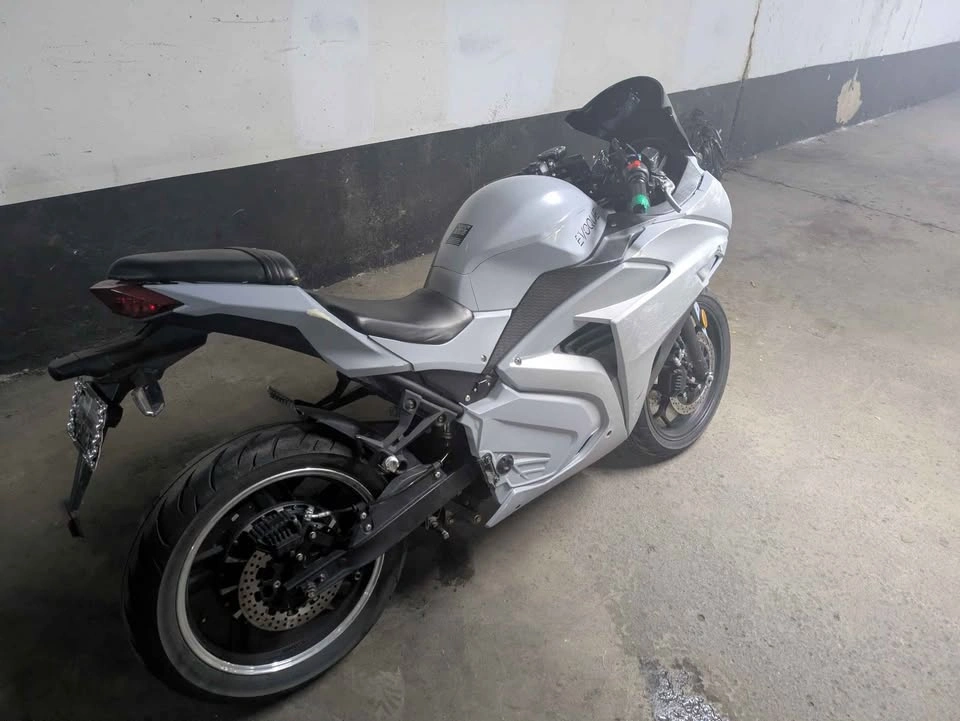 Evoque Electric Motorcycle - photo 4