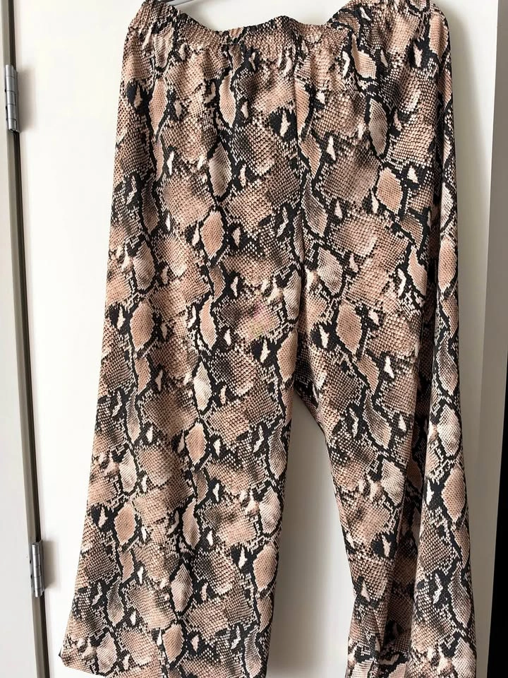 Melanie Lyne Snake Print Pants