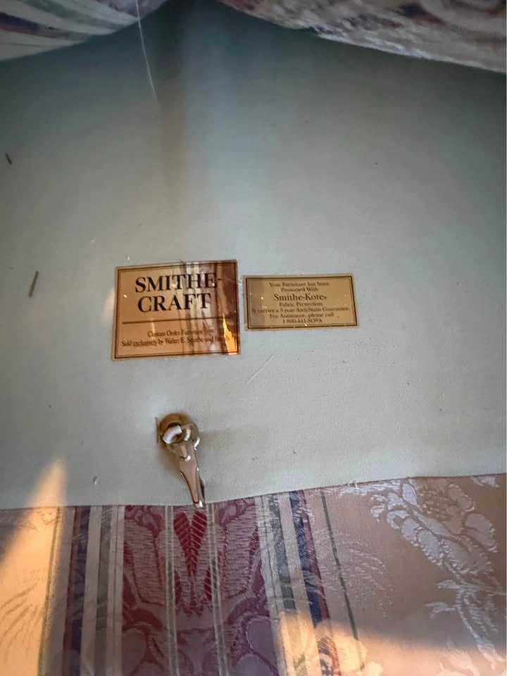 Vintage Smithe Craft Custom Camelback Sofa – Excellent Condition - photo 3