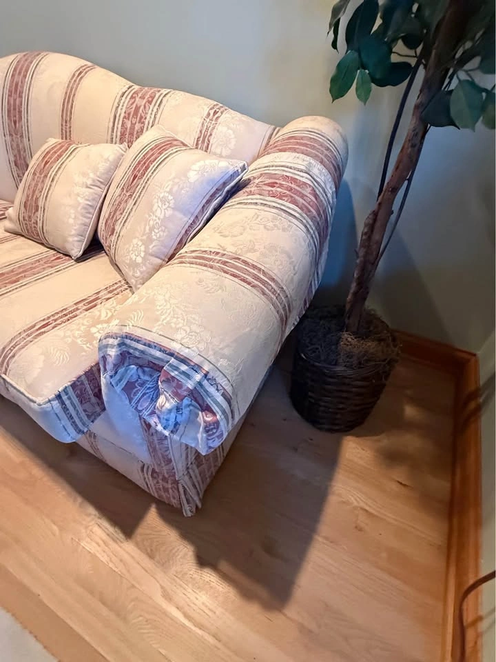 Vintage Smithe Craft Custom Camelback Sofa – Excellent Condition - photo 4
