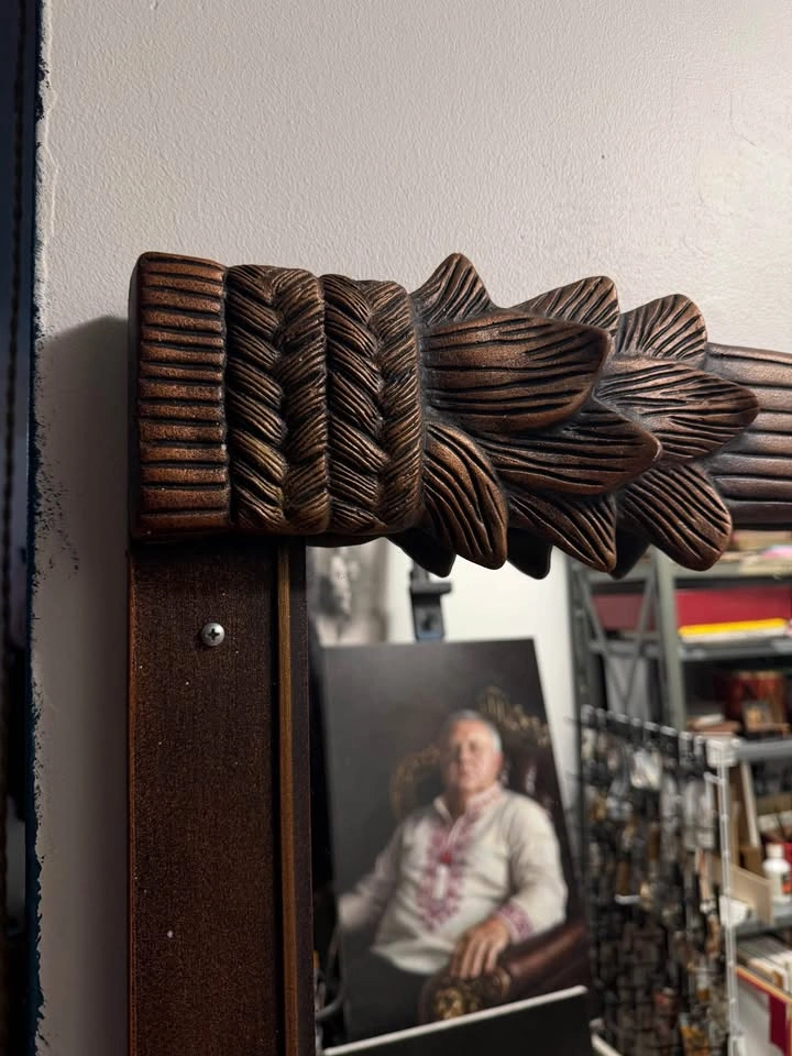Decorative Wooden Frame Mirror - photo 2