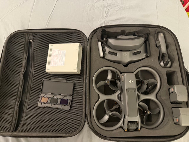 DJI Avata 2 with Goggles 3 Fly More Combo