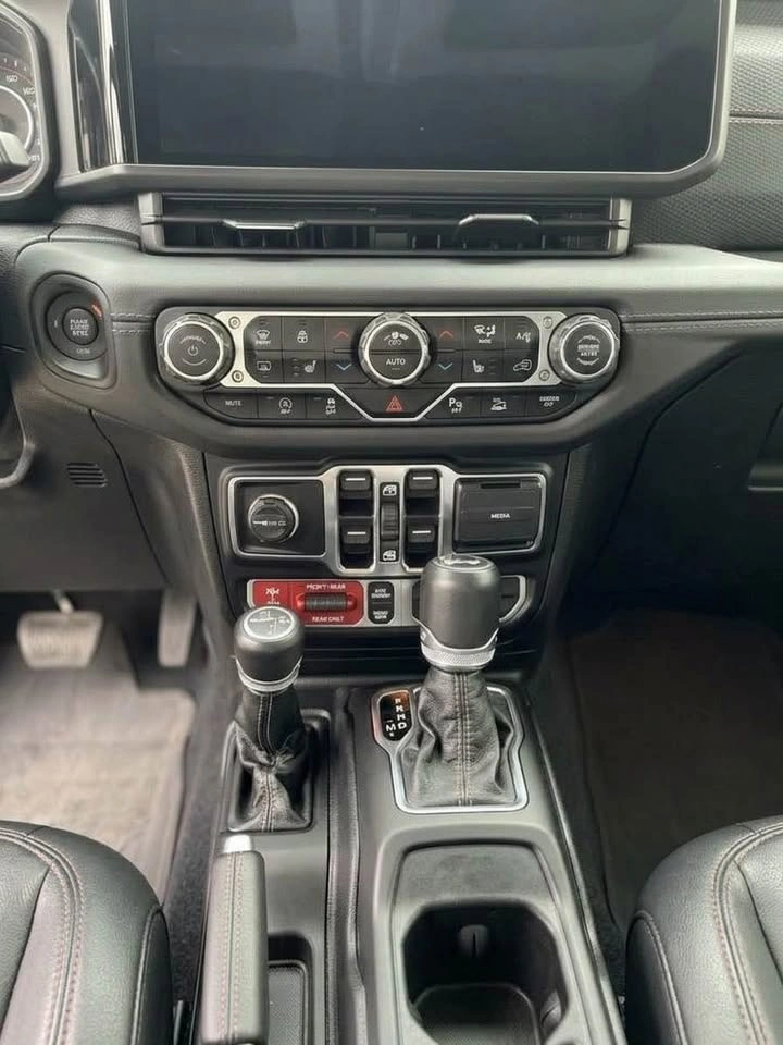 2024 Jeep Wrangler - photo 3