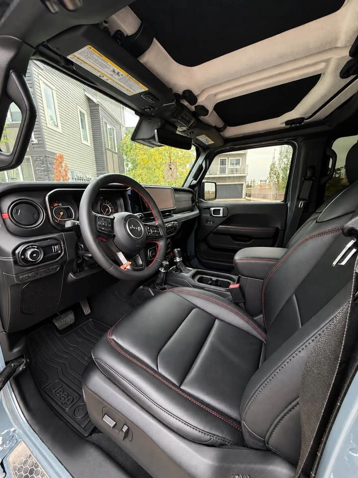 2024 Jeep Wrangler - photo 5