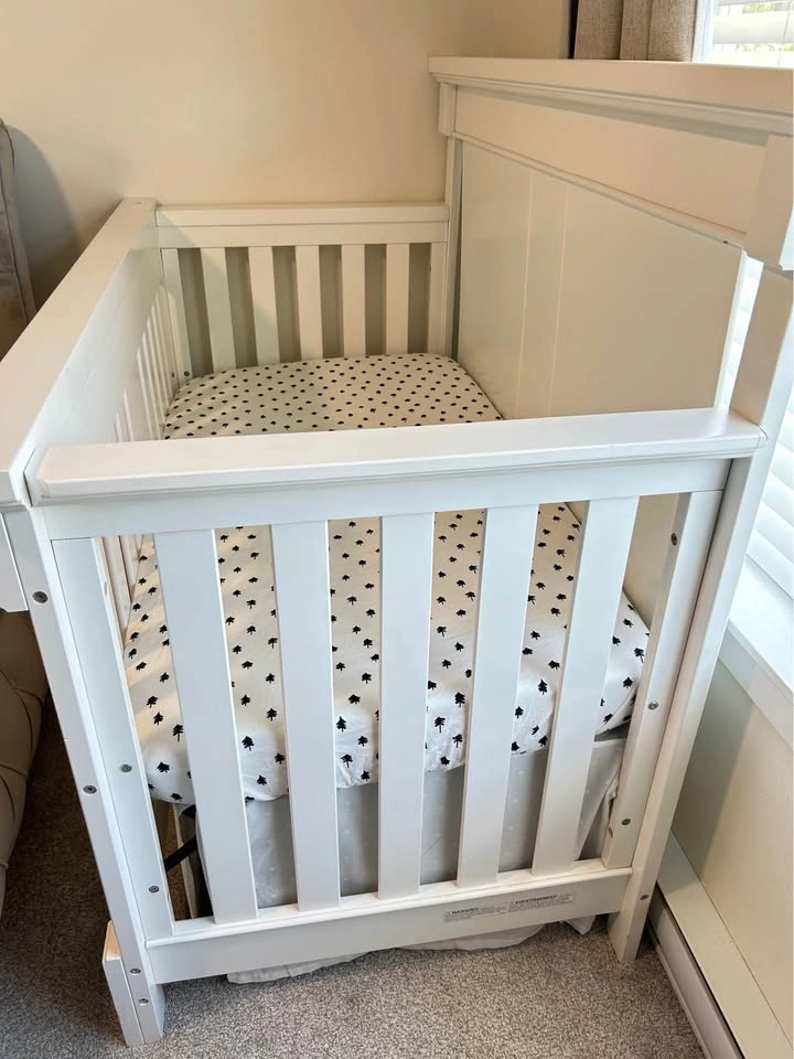 Crib + mattress - photo 2