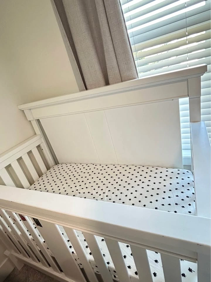 Crib + mattress - photo 4